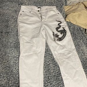 jeans. white/grey dragon